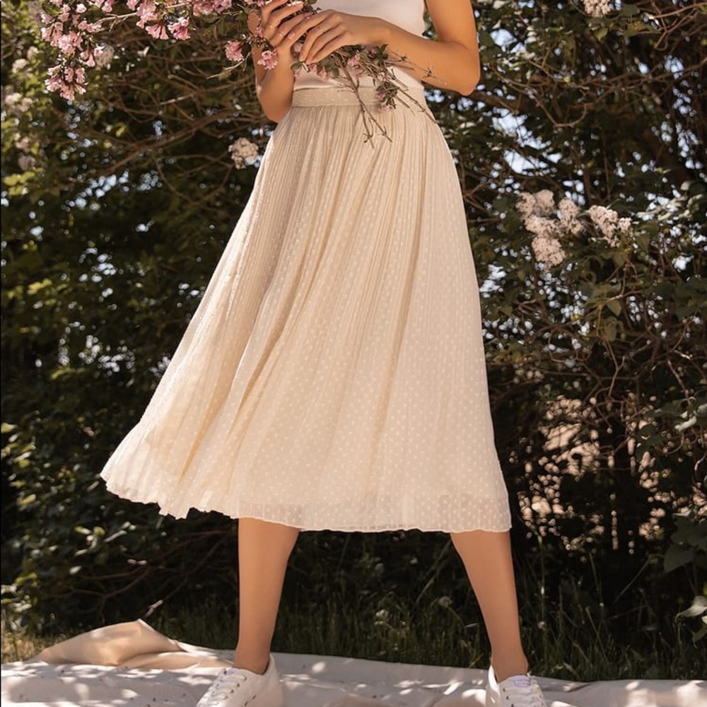 Lulus You’re on my Mind Pleated Dot Midi Skirt